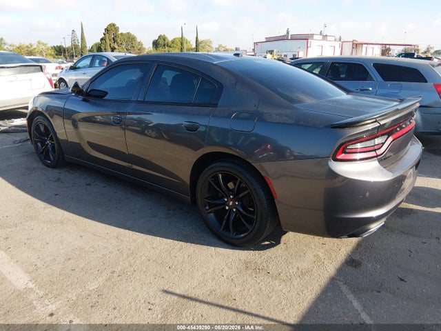 2C3CDXBG5JH197012 Dodge Charger Sxt Rwd