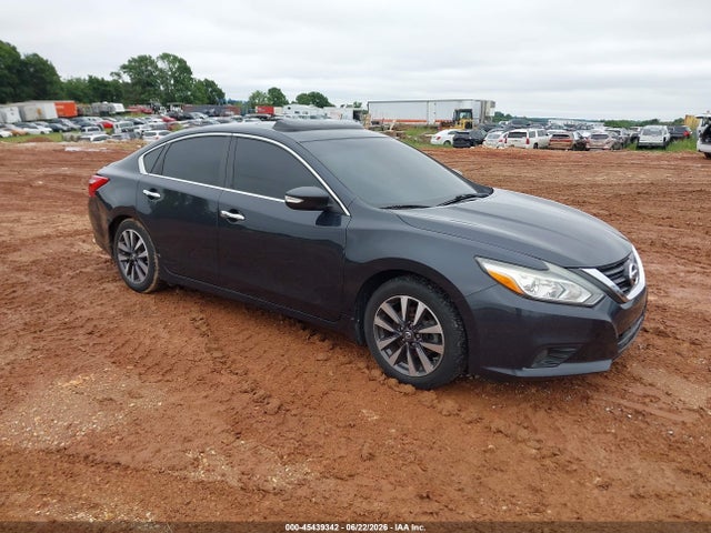 Nissan Altima 2.5 Sv 2017 1N4AL3AP8HC136403 головне зображення