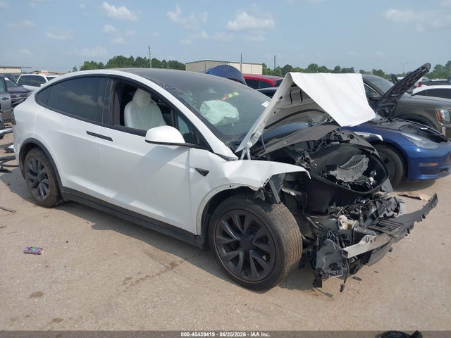 Tesla Model X Dual Motor All-wheel Drive/standard Range 2023 7SAXCBE56PF428398 main image
