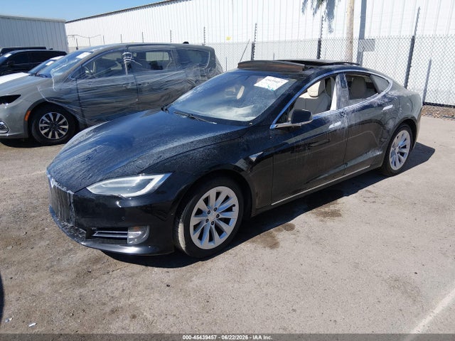 Tesla Model S 100d/75d/p100d 2018 5YJSA1E22JF260912 Image 2
