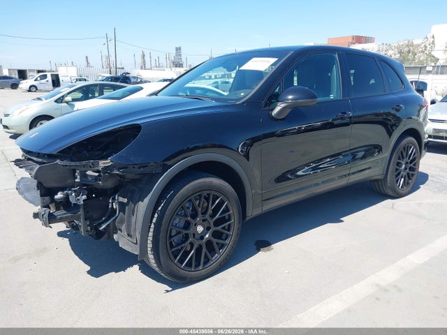 Porsche Cayenne 2018 WP1AA2A24JKA05736 Image 2