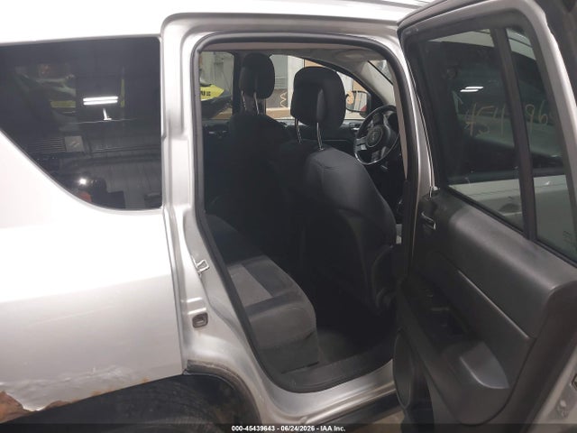 45439643 :رقم المزاد ، 1J4NF1FB6BD276191 vin ، 2011 Jeep Compass مزاد بيع