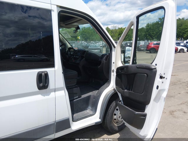 45439662 :رقم المزاد ، 3C6TRVCD5FE509734 vin ، 2015 Ram Promaster 2500 High Roof مزاد بيع