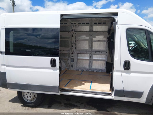 45439662 :رقم المزاد ، 3C6TRVCD5FE509734 vin ، 2015 Ram Promaster 2500 High Roof مزاد بيع