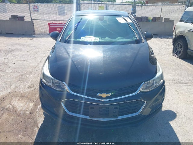 45439663 :رقم المزاد ، 1G1BC5SM6H7250898 vin ، 2017 Chevrolet Cruze Ls Auto مزاد بيع