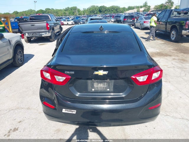 45439663 :رقم المزاد ، 1G1BC5SM6H7250898 vin ، 2017 Chevrolet Cruze Ls Auto مزاد بيع