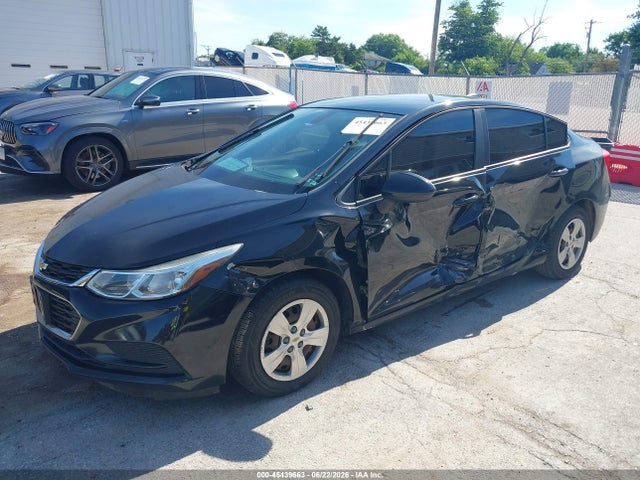 45439663 :رقم المزاد ، 1G1BC5SM6H7250898 vin ، 2017 Chevrolet Cruze Ls Auto مزاد بيع
