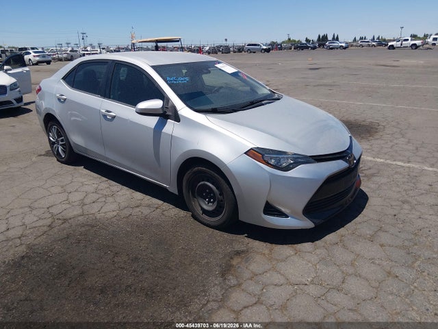 Toyota COROLLA LE 2017 5YFBURHE8HP601367 Image 1