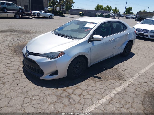 Toyota COROLLA LE 2017 5YFBURHE8HP601367 Image 2