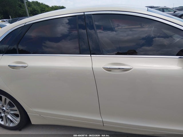 Lincoln MKZ 2014 3LN6L2GKXER827737 Image 13