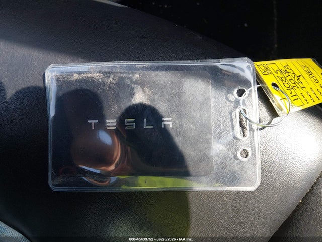 45439752 :رقم المزاد ، 5YJ3E1EB8JF114085 vin ، 2018 Tesla Model 3 Long Range/performance مزاد بيع