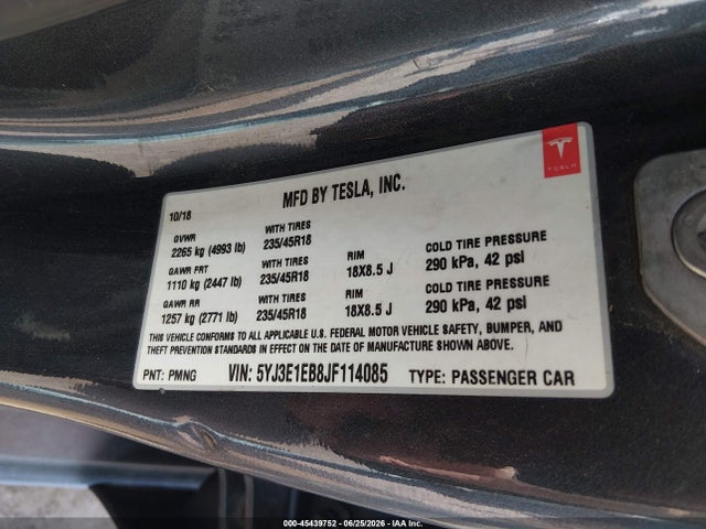 45439752 :رقم المزاد ، 5YJ3E1EB8JF114085 vin ، 2018 Tesla Model 3 Long Range/performance مزاد بيع