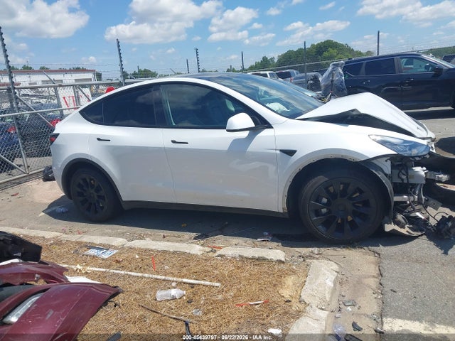 Продажа на аукционе авто 2023 Tesla Model Y Awd/long Range Dual Motor All-wheel Drive, vin: 7SAYGDEE0PA042254, номер лота: 45439797