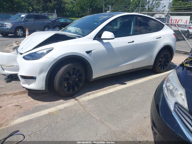 Продажа на аукционе авто 2023 Tesla Model Y Awd/long Range Dual Motor All-wheel Drive, vin: 7SAYGDEE0PA042254, номер лота: 45439797