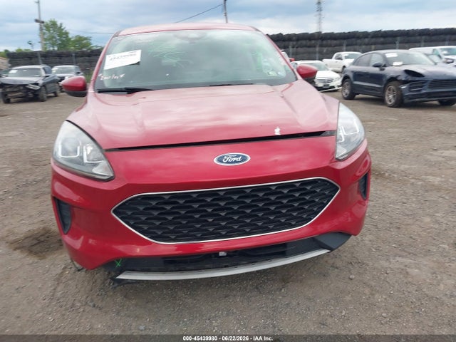 45439980 :رقم المزاد ، 1FMCU0G63LUA90863 vin ، 2020 Ford Escape Se مزاد بيع