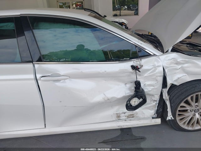45440023 :رقم المزاد ، 4T1B11HKXJU152844 vin ، 2018 Toyota Camry Xle مزاد بيع