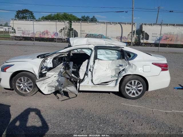 2015 Nissan Altima 2.5/2.5 S/2.5 Sl/2.5 Sv მანქანა იყიდება აუქციონზე, vin: 1N4AL3AP6FC288905, აუქციონის ნომერი: 45440208