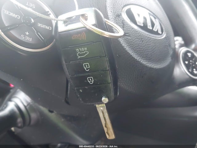 KIA SOUL + 2016 KNDJP3A57G7312166 Image 11