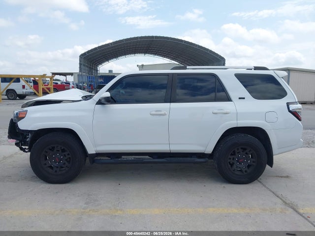 Toyota 4RUNNER SR5 2022 JTEMU5JR9N6081855 Image 15