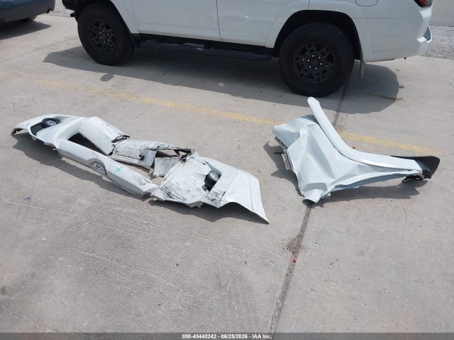 Toyota 4RUNNER SR5 2022 JTEMU5JR9N6081855 Image 12