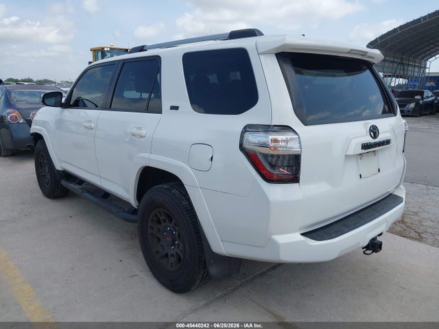 Toyota 4RUNNER SR5 2022 JTEMU5JR9N6081855 Image 3