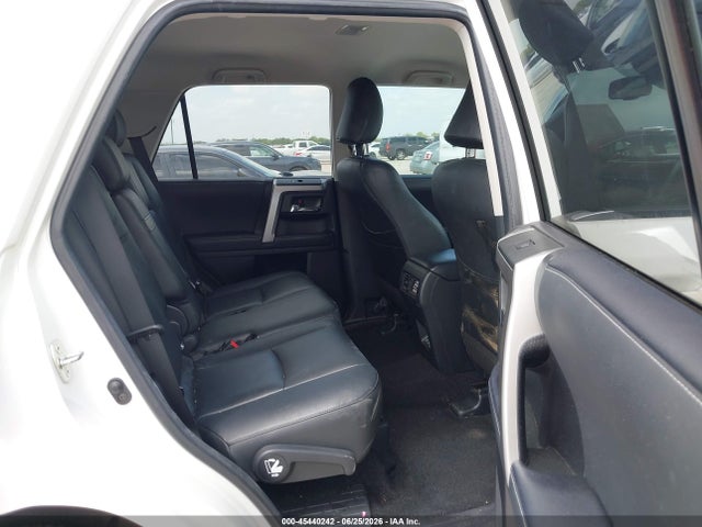 Toyota 4RUNNER SR5 2022 JTEMU5JR9N6081855 Image 8