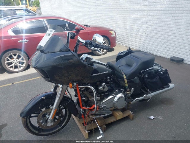 Harley-Davidson Fltrx Road Glide 2018 1HD1KHC17JB664544 Image 2