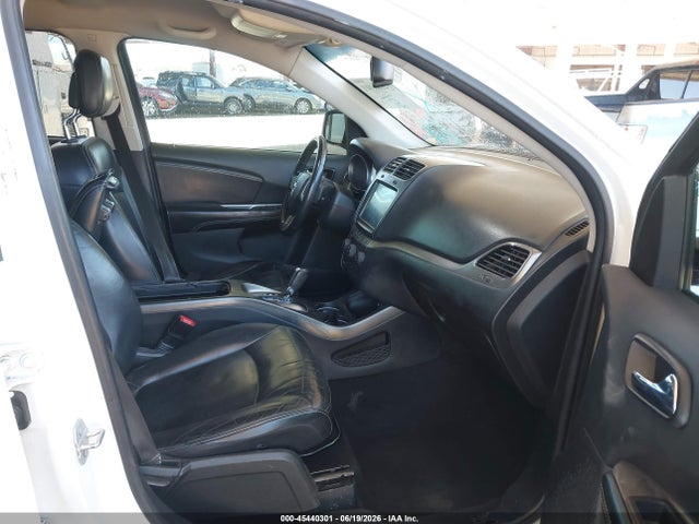 3C4PDCGG7JT275697 Dodge Journey Crossroad