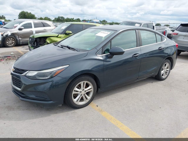 Chevrolet Cruze Lt Auto 2018 1G1BE5SM4J7155014 Image 2