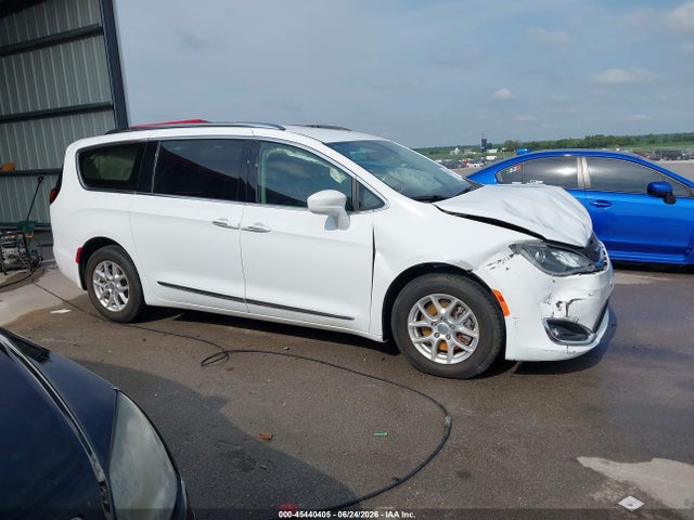 2020 Chrysler Pacifica Touring L მანქანა იყიდება აუქციონზე, vin: 2C4RC1BG9LR128200, აუქციონის ნომერი: 45440405