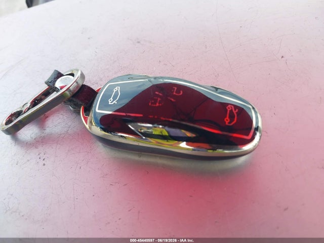 45440597 :رقم المزاد ، 5YJSA1DP9DFP10833 vin ، 2013 Tesla Model S Performance مزاد بيع
