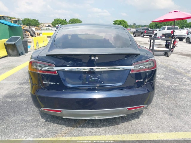 45440597 :رقم المزاد ، 5YJSA1DP9DFP10833 vin ، 2013 Tesla Model S Performance مزاد بيع