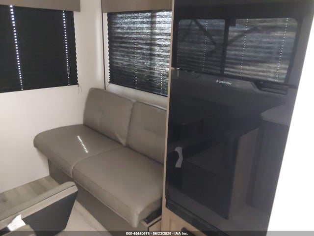 Продажа на аукционе авто 2025 Keystone Coleman M - 19r, vin: 4YDTCMJ26SH934600, номер лота: 45440676