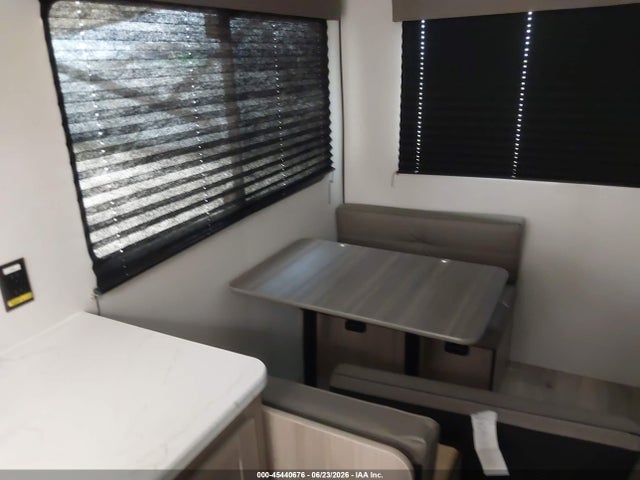 Продажа на аукционе авто 2025 Keystone Coleman M - 19r, vin: 4YDTCMJ26SH934600, номер лота: 45440676