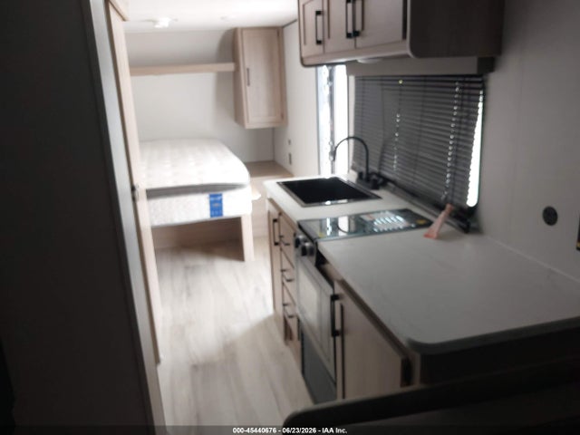Продажа на аукционе авто 2025 Keystone Coleman M - 19r, vin: 4YDTCMJ26SH934600, номер лота: 45440676
