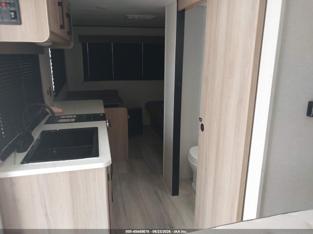 Продажа на аукционе авто 2025 Keystone Coleman M - 19r, vin: 4YDTCMJ26SH934600, номер лота: 45440676