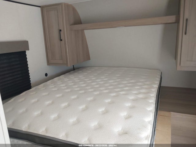 Продажа на аукционе авто 2025 Keystone Coleman M - 19r, vin: 4YDTCMJ26SH934600, номер лота: 45440676