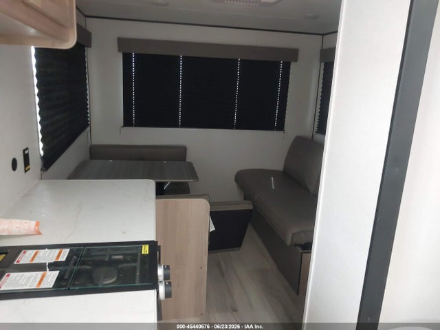 Продажа на аукционе авто 2025 Keystone Coleman M - 19r, vin: 4YDTCMJ26SH934600, номер лота: 45440676