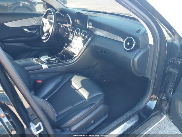 Продаж на аукціоні авто 2015 Mercedes-benz C 300 4matic, vin: 55SWF4KBXFU071147, номер лоту: 45440684