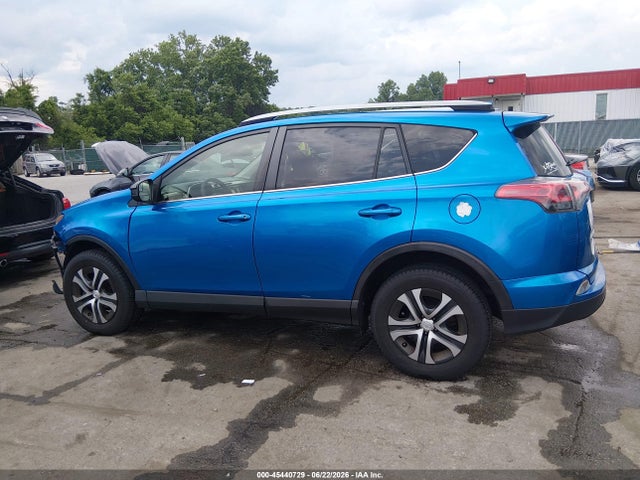 Aukcja sprzedaży 2017 Toyota Rav4 Le, vin: JTMZFREV5HJ700617, numer aukcji: 45440729