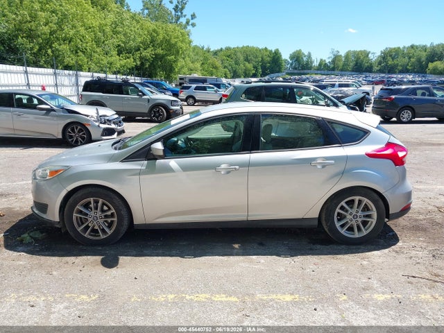 Ford FOCUS SE 2018 1FADP3K23JL206979 Image 14
