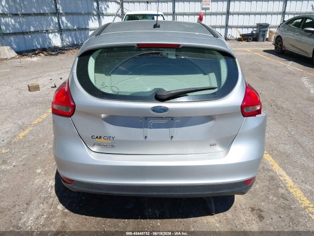 Ford FOCUS SE 2018 1FADP3K23JL206979 Image 16
