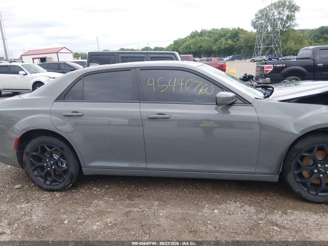 45440760 :رقم المزاد ، 2C3CCAGG8HH612956 vin ، 2017 Chrysler 300 300s Awd مزاد بيع