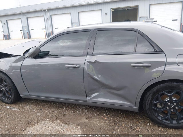 45440760 :رقم المزاد ، 2C3CCAGG8HH612956 vin ، 2017 Chrysler 300 300s Awd مزاد بيع