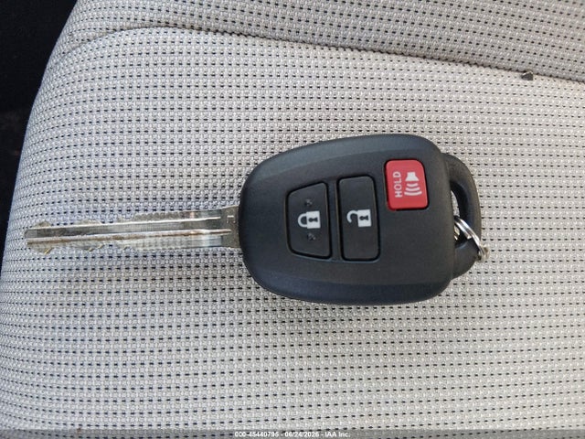 Продажа на аукционе авто 2026 Toyota Corolla Cross L, vin: 7MUAAAAG4TV166533, номер лота: 45440795