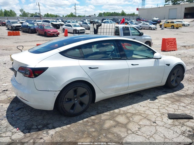 2021 Tesla Model 3 Standard Range Plus Rear-wheel Drive მანქანა იყიდება აუქციონზე, vin: 5YJ3E1EA4MF027196, აუქციონის ნომერი: 45440814