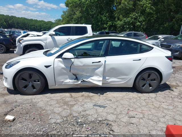 2021 Tesla Model 3 Standard Range Plus Rear-wheel Drive მანქანა იყიდება აუქციონზე, vin: 5YJ3E1EA4MF027196, აუქციონის ნომერი: 45440814