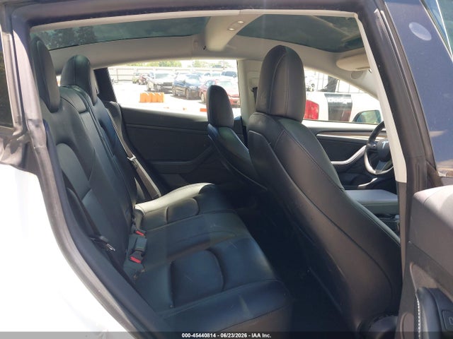 2021 Tesla Model 3 Standard Range Plus Rear-wheel Drive მანქანა იყიდება აუქციონზე, vin: 5YJ3E1EA4MF027196, აუქციონის ნომერი: 45440814