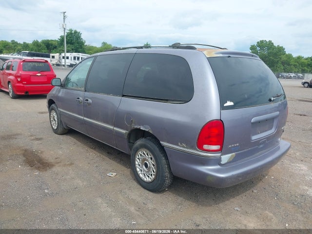 45440871 :رقم المزاد ، 1C4GP54RXVB436480 vin ، 1997 Chrysler Town & Country Lx مزاد بيع