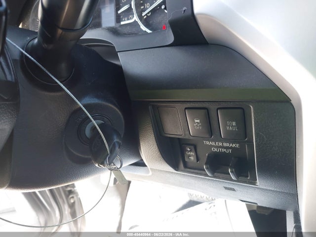 5TFDY5F1XKX796547 Toyota Tundra Sr5 5.7l V8